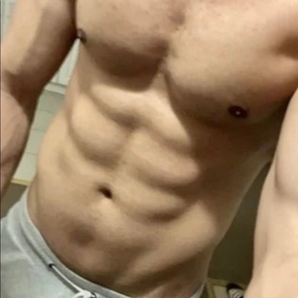 Meet this Posher - Picture 2 of 2